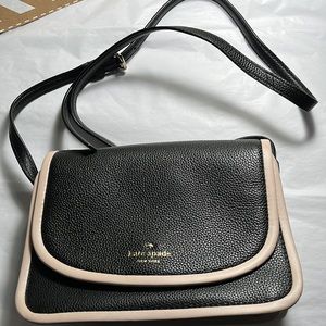 Kate spade shoulder/crossbody bag.